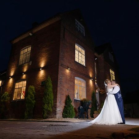 The Barns Hotel Cannock Esterno foto